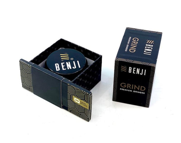 Benji GRIND - Aluminum Grinder + Booklet Benji GRIND - Aluminum Grinder + Booklet