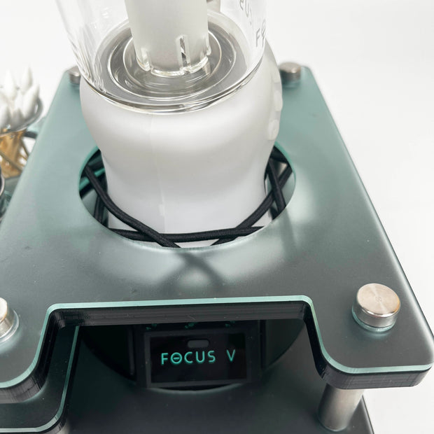 Focus V Carta 2 Rig Station Dab Session Organizer and Cleaning Tray That Holds the Charging Dock With ISO Pump and Swab Beaker - Headshop.com