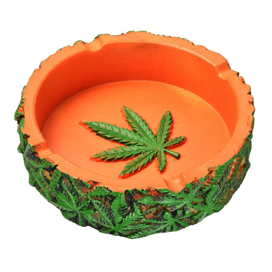 Abundance of Hemp Leaves Ashtray - Headshop.com