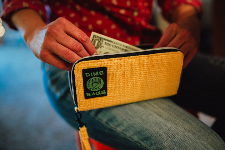 Wristlet - Headshop.com