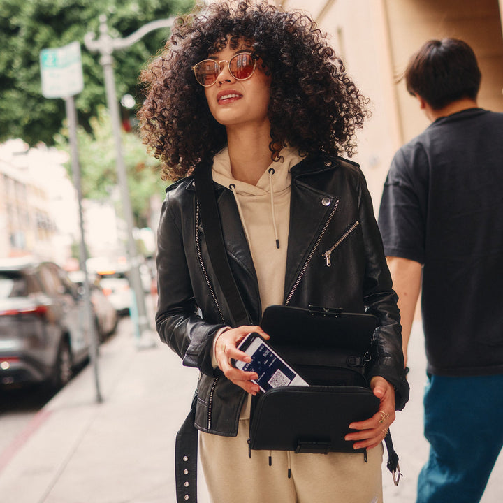 Citizen Hyde, Lockable Odor Resistant Crossbody Wallet - Headshop.com