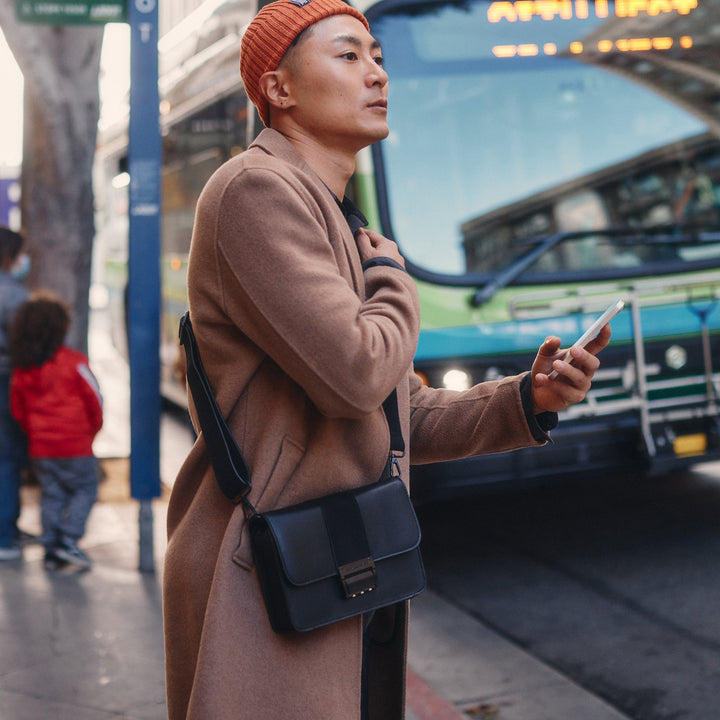Citizen Hyde Lockable, Odor resistant Crossbody Bag - Headshop.com