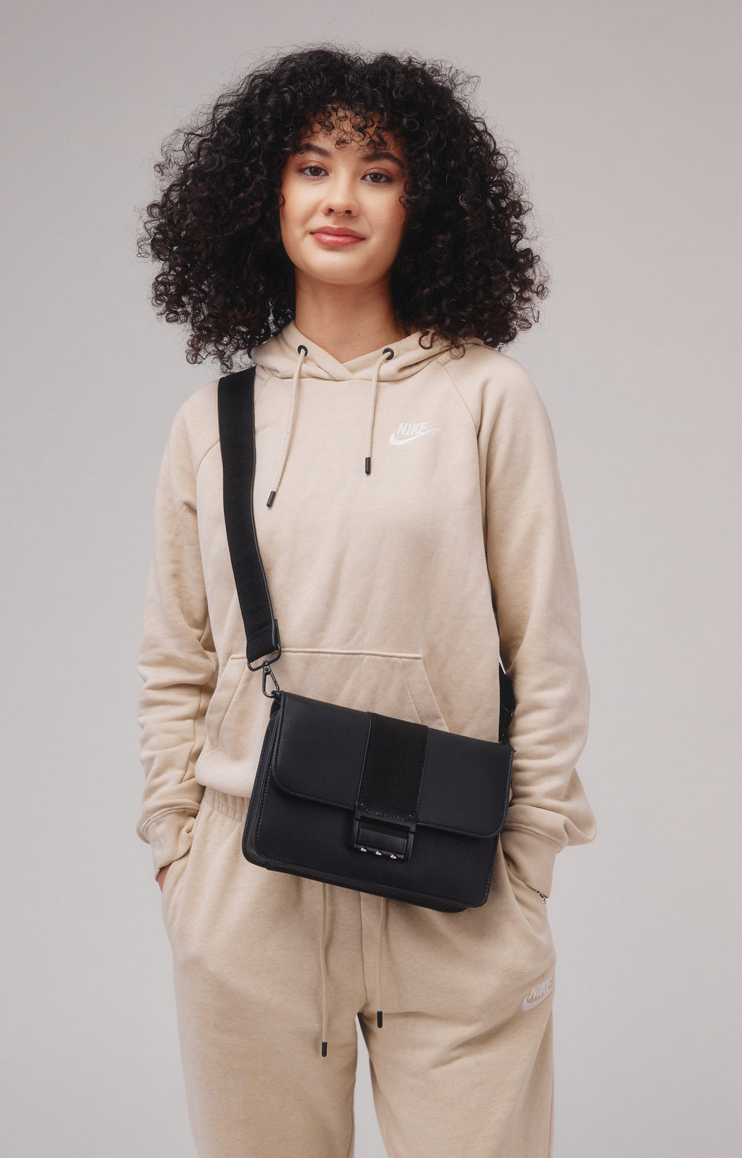 Citizen Hyde Lockable, Odor resistant Crossbody Bag - Headshop.com