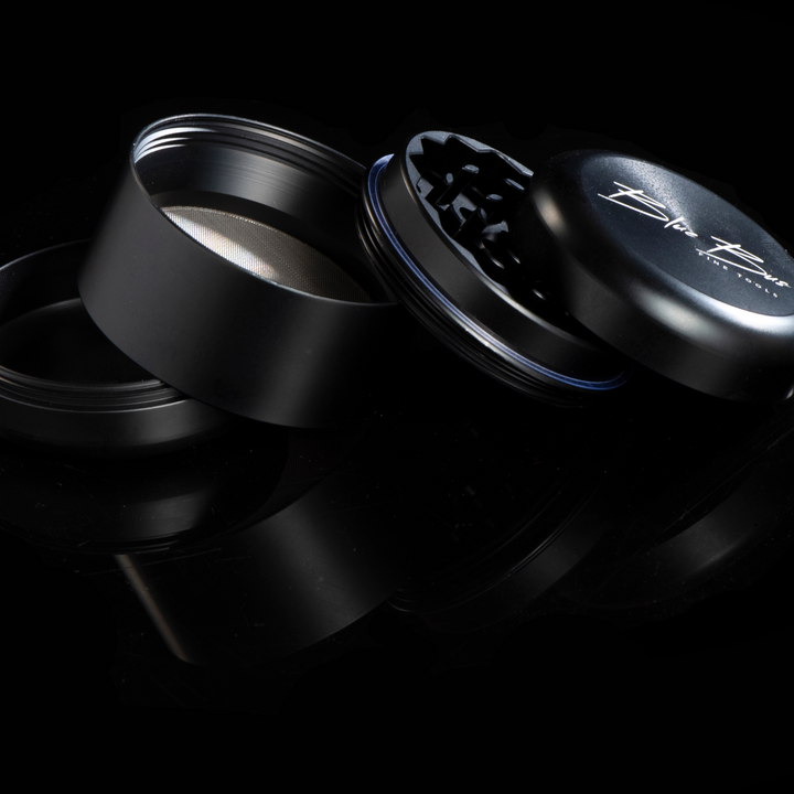 Bluebus Mars Grinder 2.2" Black - Headshop.com