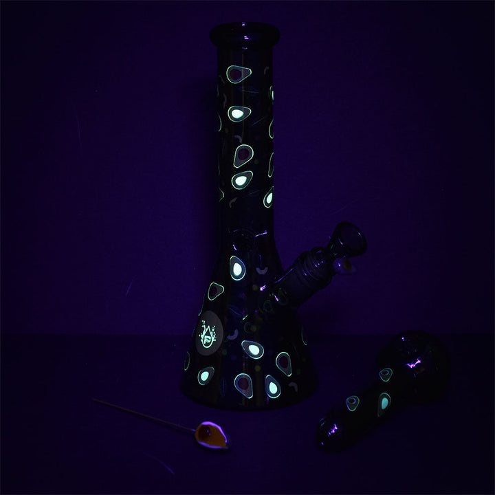Pulsar Fruit Series Avocado Gold Herb Pipe Glow Duo - 10" / 14mm F - Headshop.com