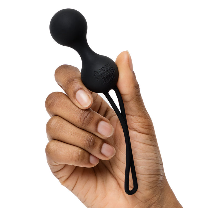 Fifty Shades of Grey Womanizer Desire Blooms Kit Black - Headshop.com