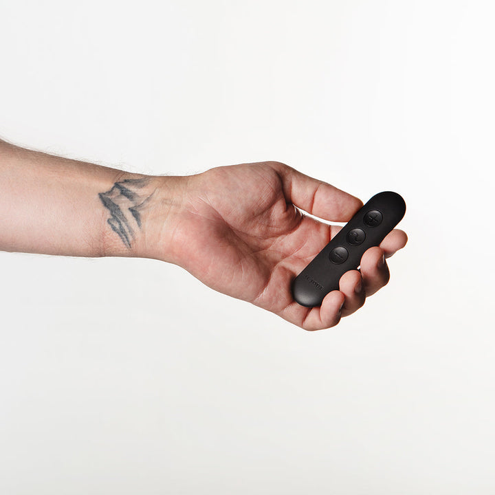 Je Joue Vesta Vibrating Butt Plug Black - Headshop.com