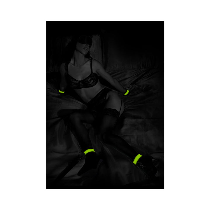 Ouch! Glow in the Dark Bed Bindings Restraint Kit Neon Green - Headshop.com