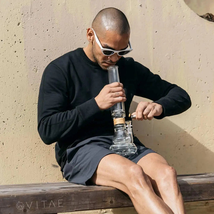 Vitae Glass 16" Voyager Bong - Headshop.com