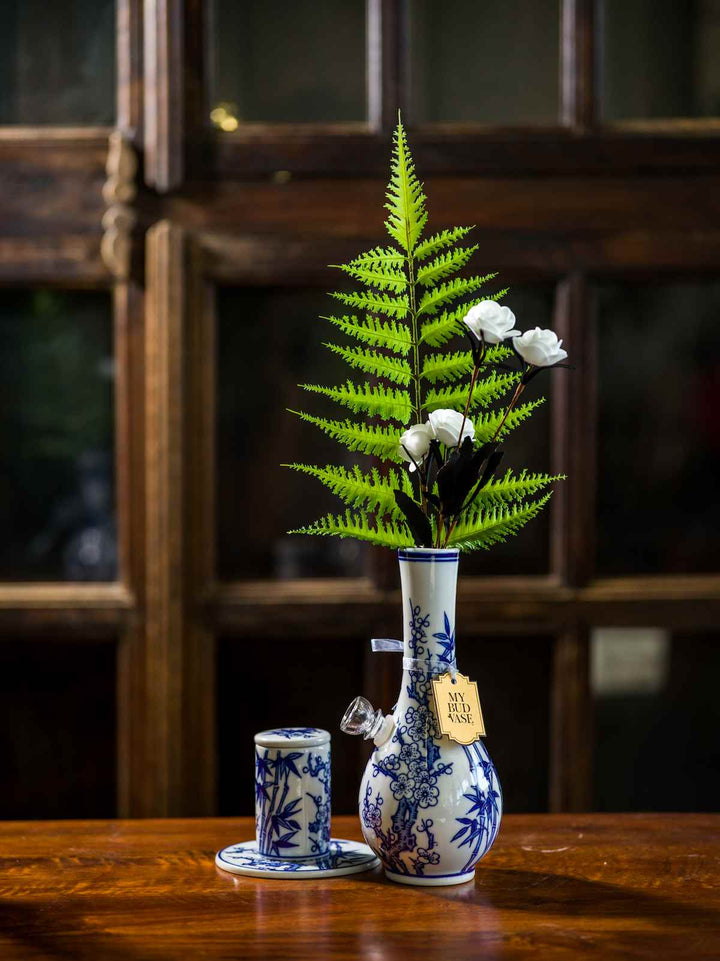 Luck stylish bong by My Bud Vase - Headshop.com