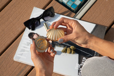 Stay Golden Seashell Weed Grinder - Headshop.com