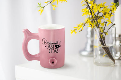 Pink roast & Toast mug with black logo - Headshop.com